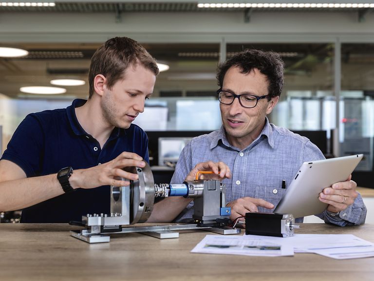 maxon1743_DL_13cm9cm