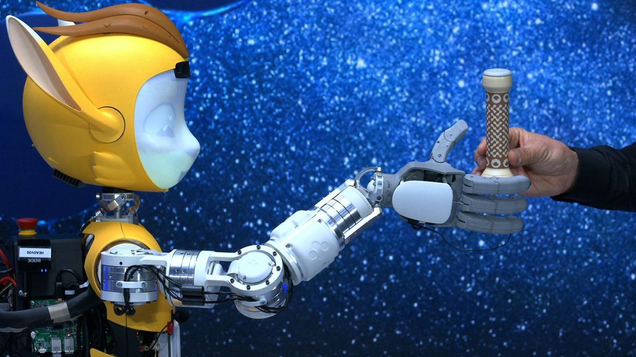き*こ様 BOSS & Maxon Mirokaï, a revolution in robotics | maxon group