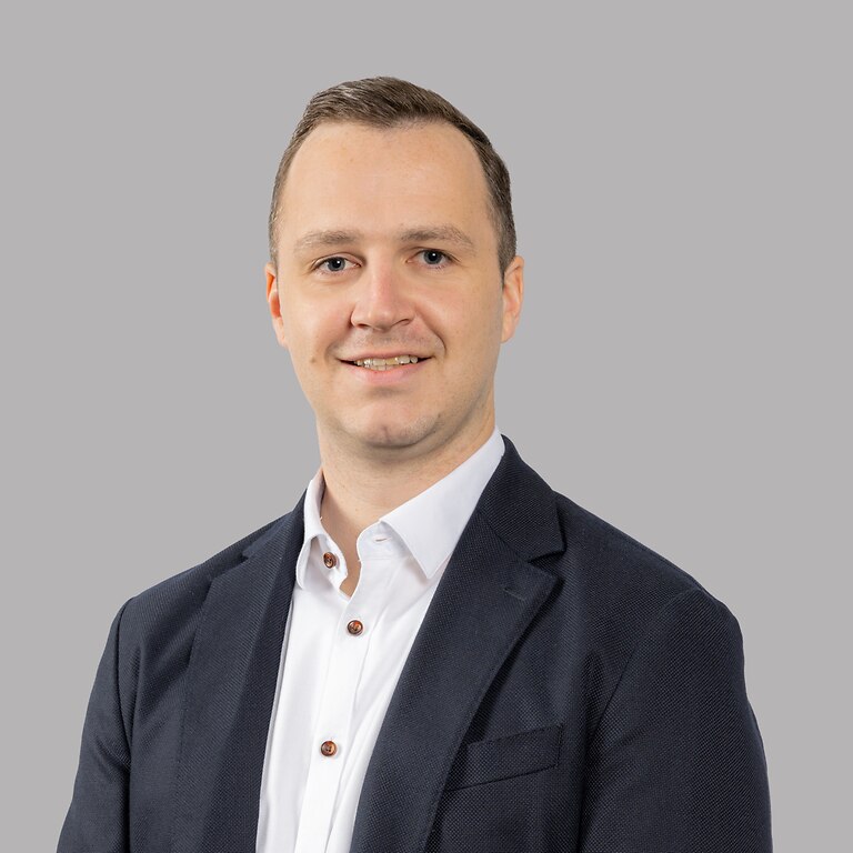Adrian_Thoma