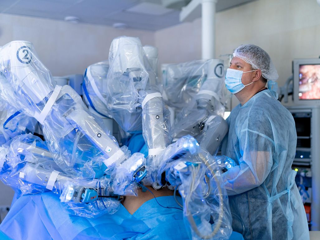maxon - Surgical robots require precision drive systems