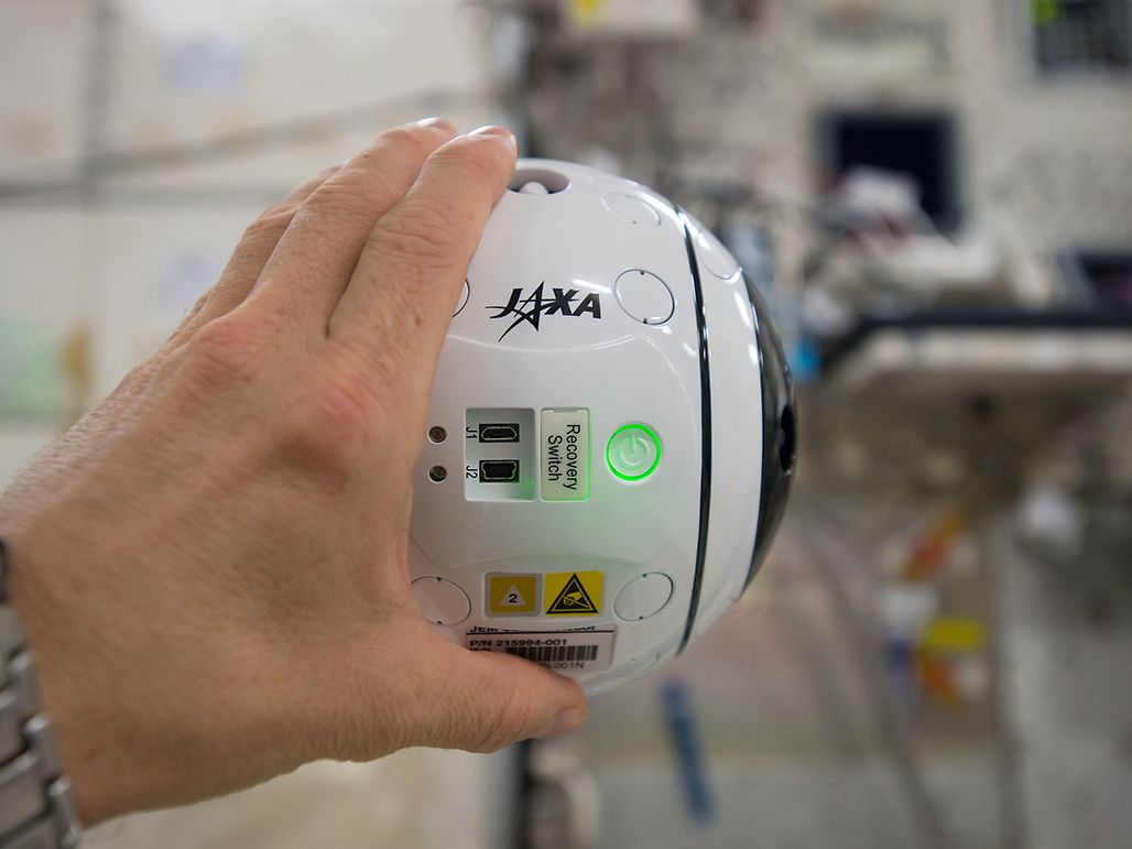 Int-Ball_ISS_maxon3