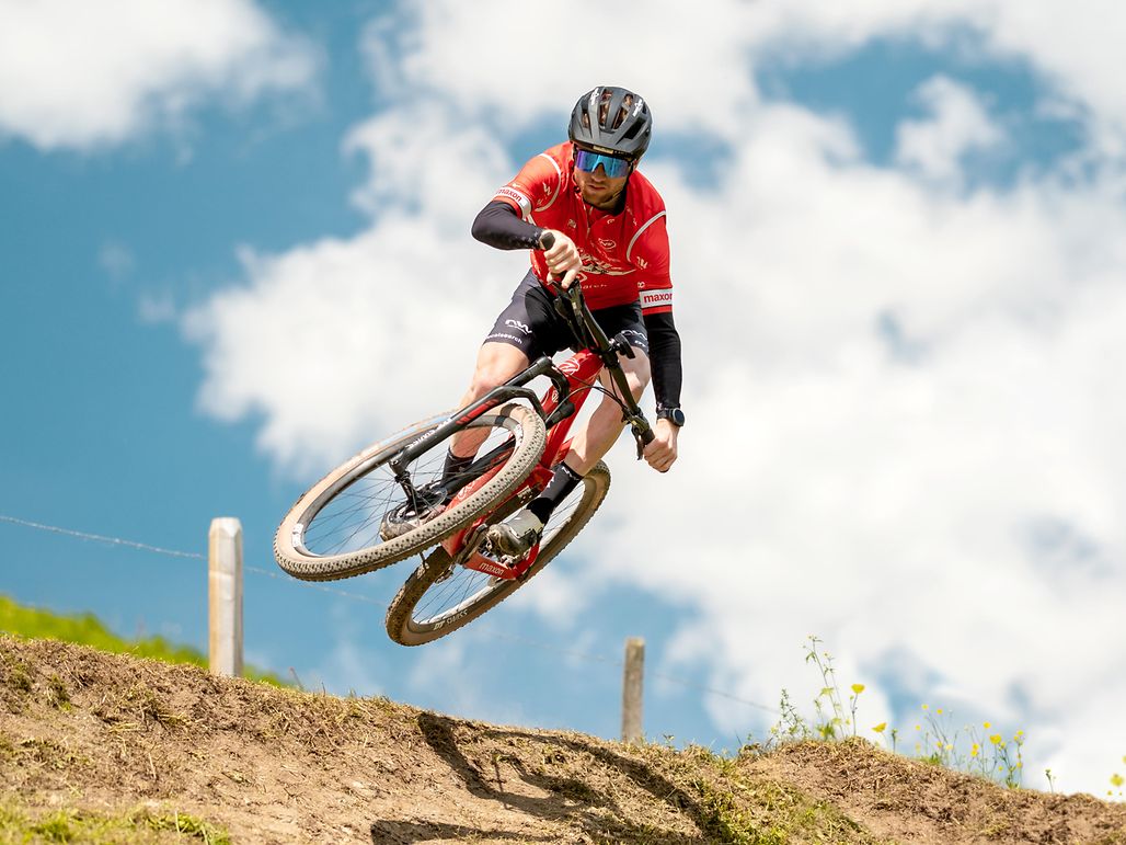 Thoemus_maxon_Swiss_Bike_Team_Media1