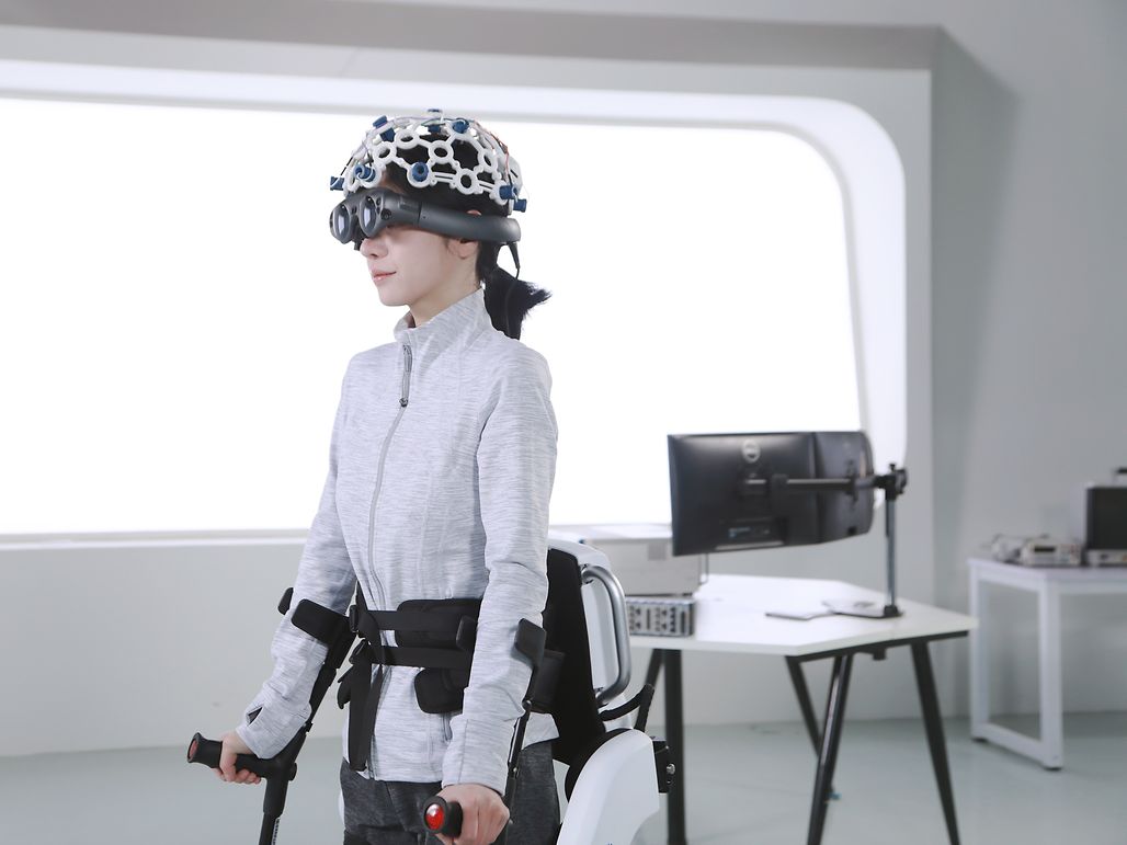 EXOPS X2 with EEG