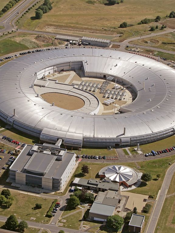 Particle_accelerator_1