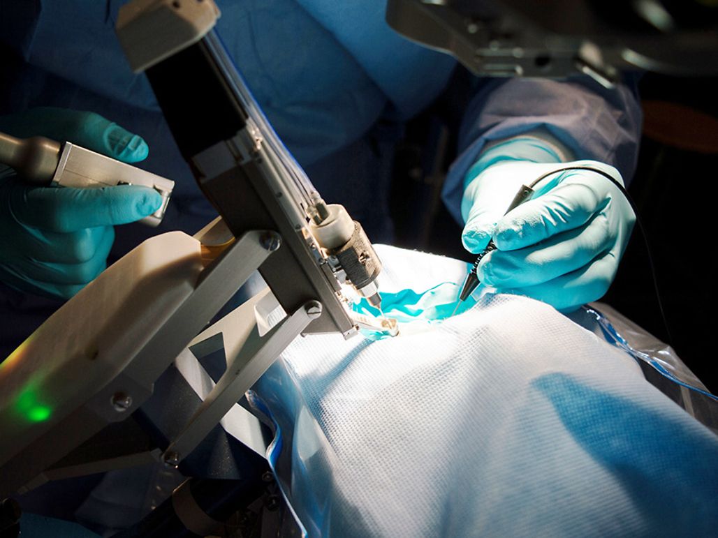 160101-PRECEYES-Surgical-System-Copyright-and-courtesy-Preceyes